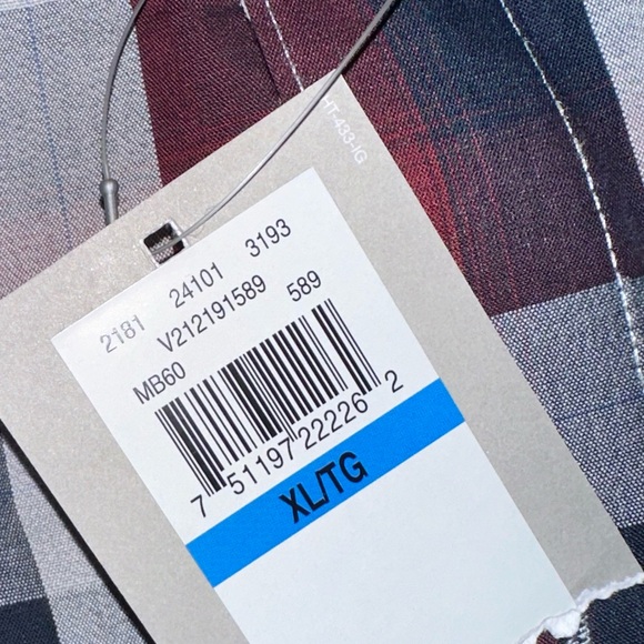 Van Heusen button down - Picture 3 of 3